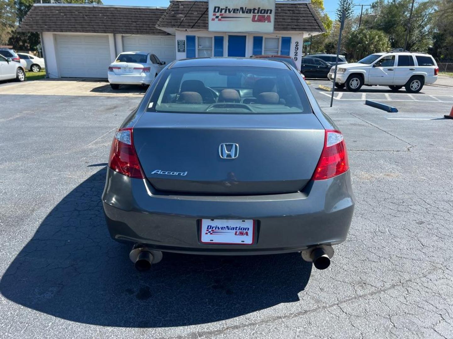 2009 GRAY HONDA ACCORD EX (1HGCS12759A) with an 2.4L engine, Automatic transmission, located at 2929 9th St. West, Bradenton, 34205, (941) 242-2810, 27.473591, -82.570679 - Photo#5