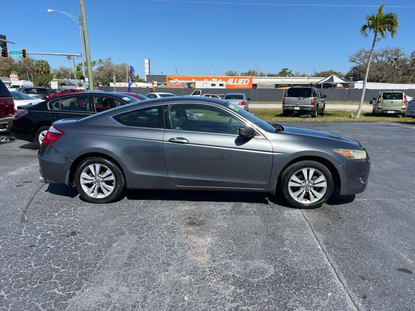 2009 GRAY HONDA ACCORD EX (1HGCS12759A) with an 2.4L engine, Automatic transmission, located at 2929 9th St. West, Bradenton, 34205, (941) 242-2810, 27.473591, -82.570679 - Photo#7