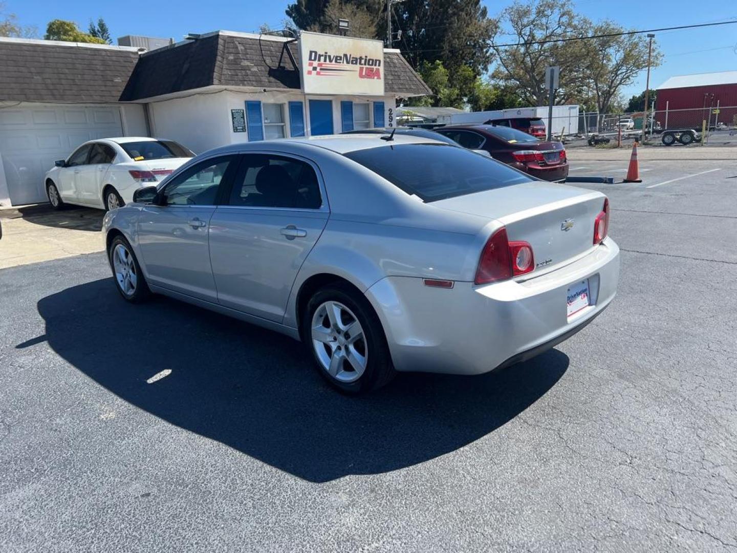 2011 SILVER CHEVROLET MALIBU LS (1G1ZB5E19BF) with an 2.4L engine, Automatic transmission, located at 2929 9th St. West, Bradenton, 34205, (941) 242-2810, 27.473591, -82.570679 - Photo#5