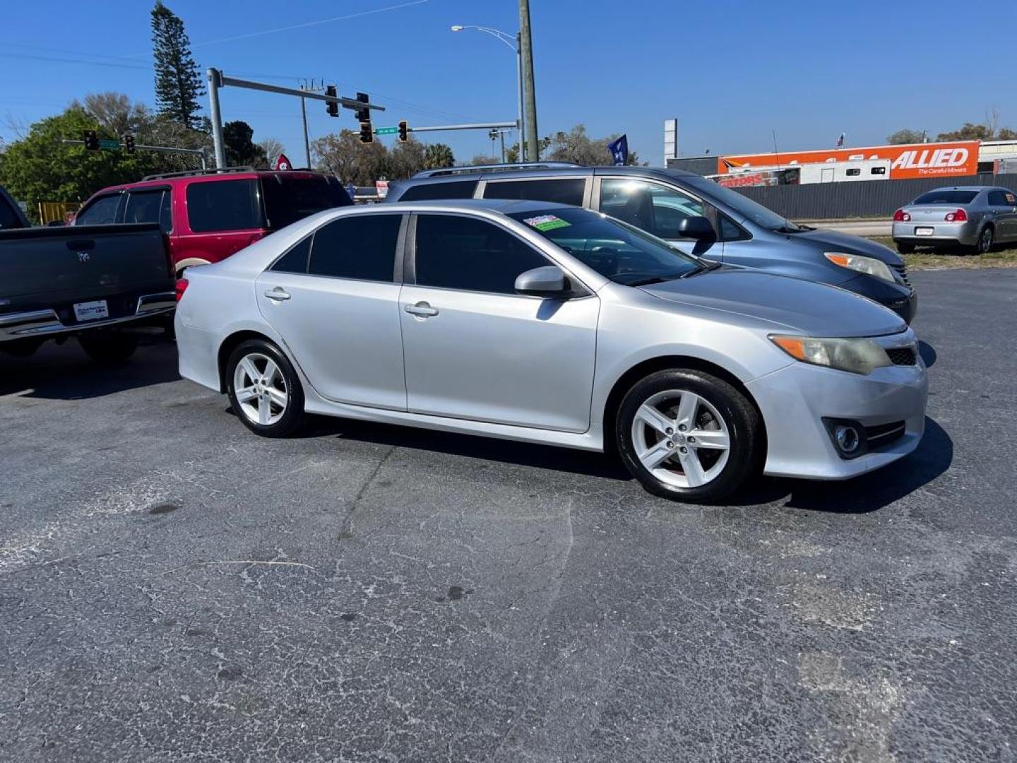 2012 SILVER TOYOTA CAMRY SE (4T1BF1FKXCU) with an 2.5L engine, Automatic transmission, located at 2929 9th St. West, Bradenton, 34205, (941) 242-2810, 27.473591, -82.570679 - Photo#1