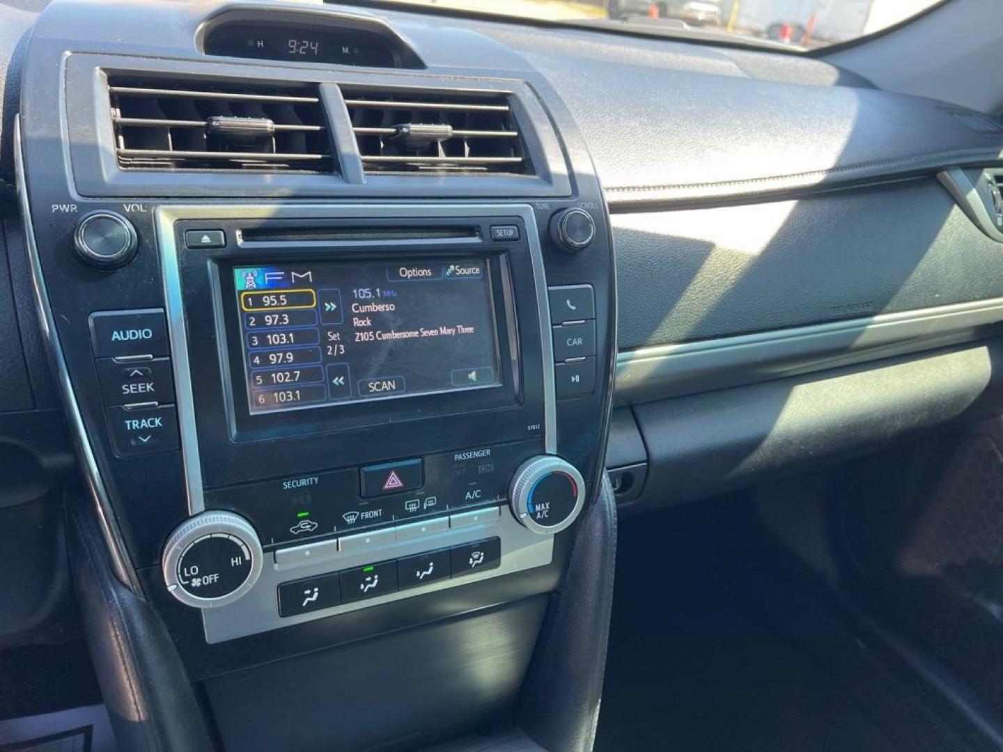 2012 SILVER TOYOTA CAMRY SE (4T1BF1FKXCU) with an 2.5L engine, Automatic transmission, located at 2929 9th St. West, Bradenton, 34205, (941) 242-2810, 27.473591, -82.570679 - Photo#10