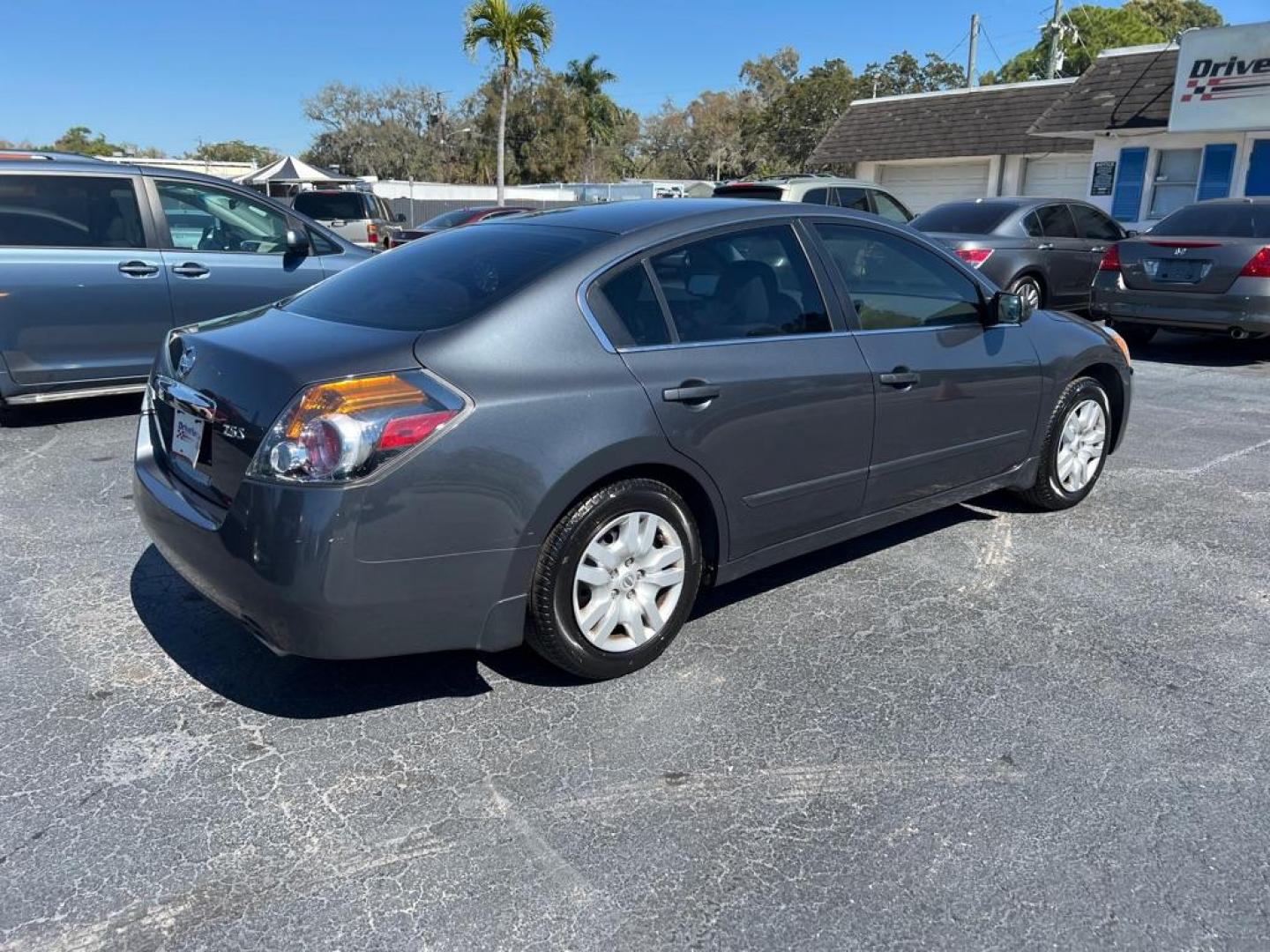 2010 GRAY NISSAN ALTIMA 2.5 S (1N4AL2AP3AC) with an 2.5L engine, Continuously Variable transmission, located at 2929 9th St. West, Bradenton, 34205, (941) 242-2810, 27.473591, -82.570679 - Photo#6