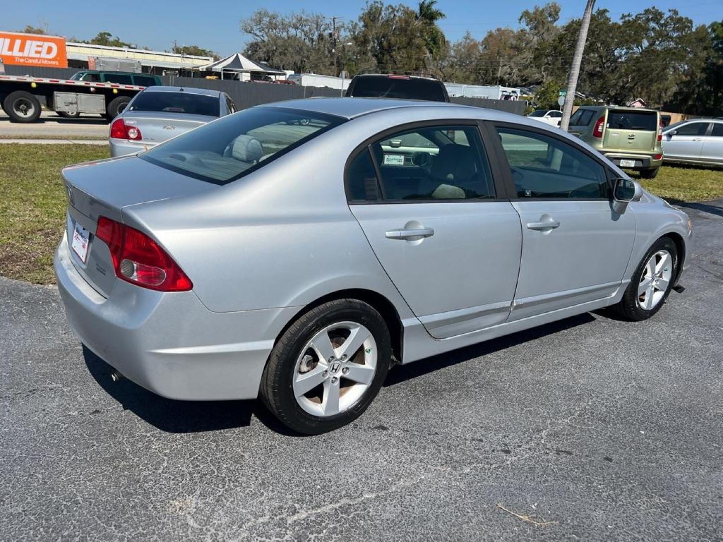 2008 SILVER HONDA CIVIC EX (1HGFA16898L) with an 1.8 engine, Automatic transmission, located at 2929 9th St. West, Bradenton, 34205, (941) 242-2810, 27.473591, -82.570679 - Photo#6