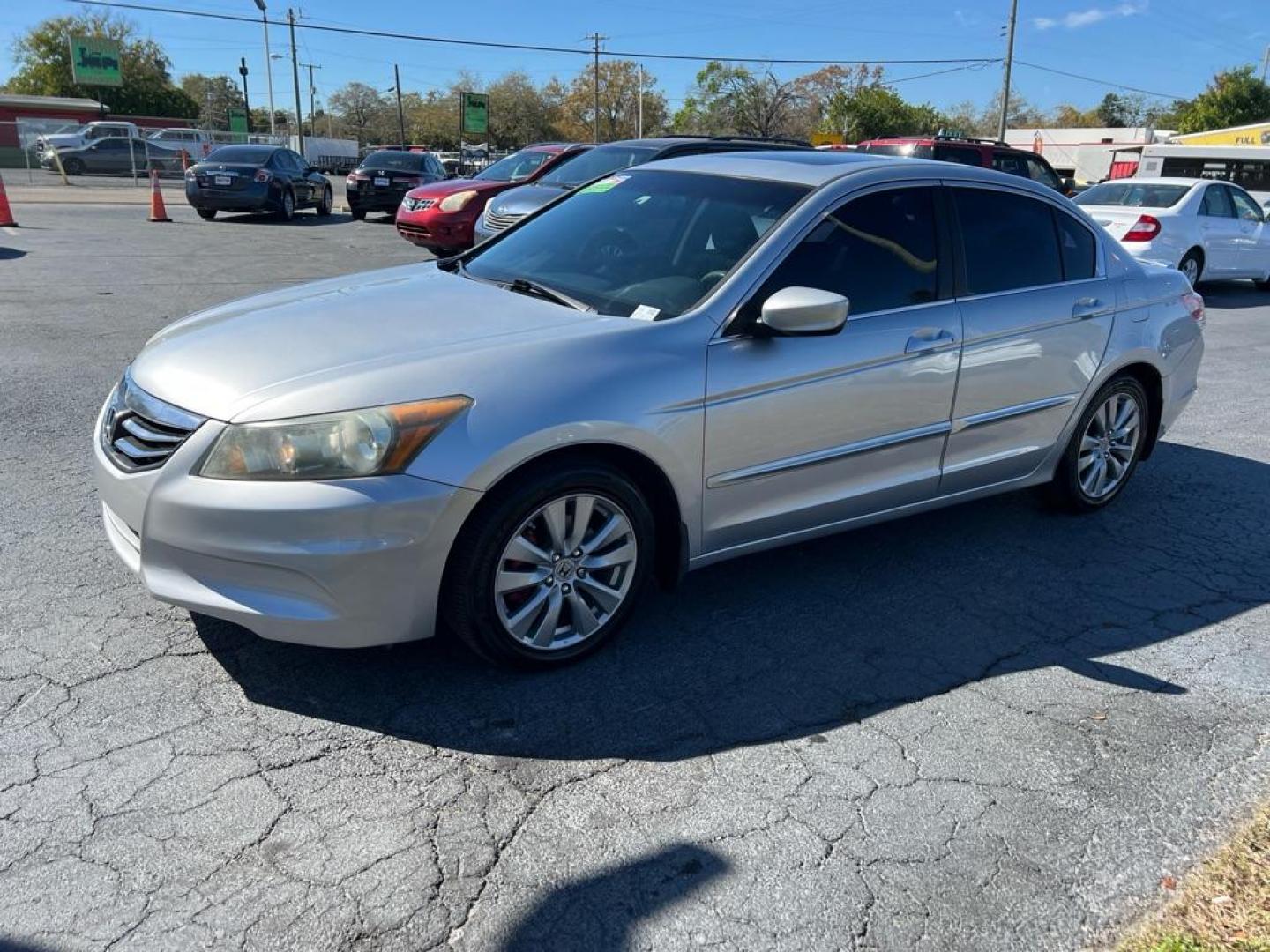 2011 SILVER HONDA ACCORD EX (1HGCP2F70BA) with an 2.4L engine, Automatic transmission, located at 2929 9th St. West, Bradenton, 34205, (941) 242-2810, 27.473591, -82.570679 - Photo#3