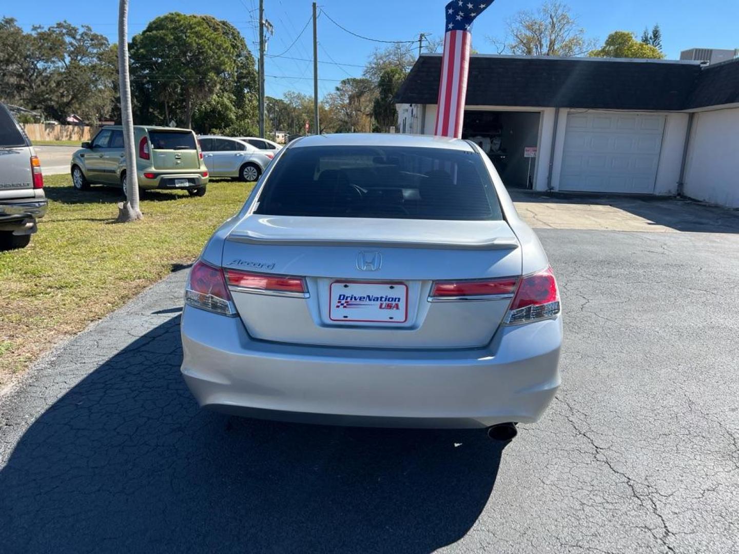 2011 SILVER HONDA ACCORD EX (1HGCP2F70BA) with an 2.4L engine, Automatic transmission, located at 2929 9th St. West, Bradenton, 34205, (941) 242-2810, 27.473591, -82.570679 - Photo#5