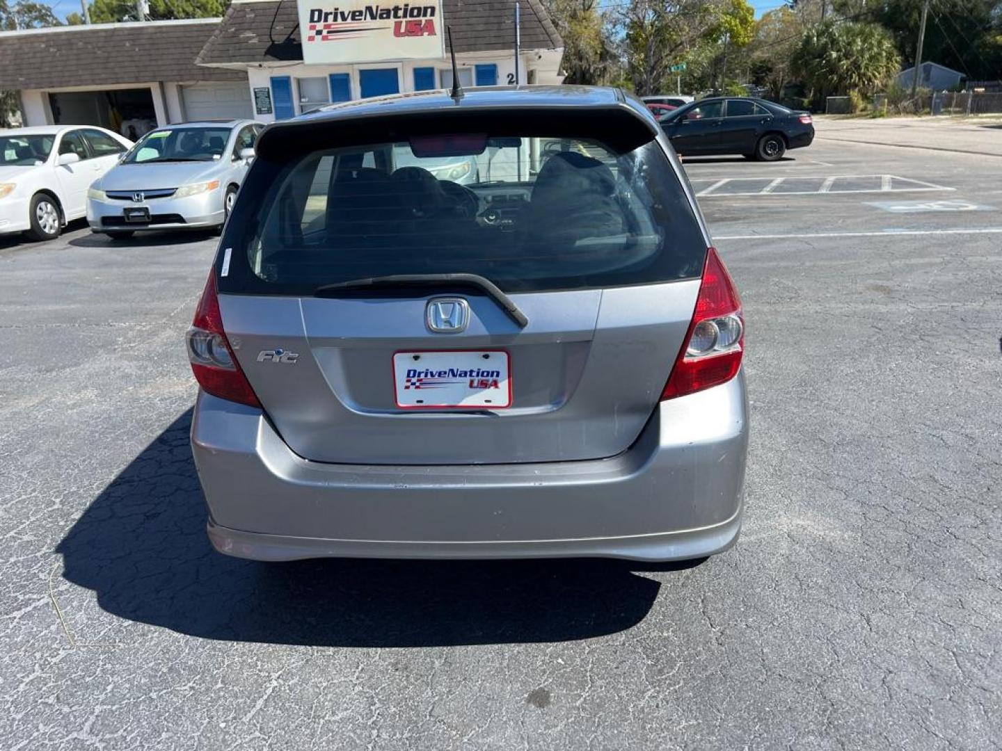 2007 GRAY HONDA FIT S (JHMGD38637S) with an 1.5L engine, Automatic transmission, located at 2929 9th St. West, Bradenton, 34205, (941) 242-2810, 27.473591, -82.570679 - Photo#5