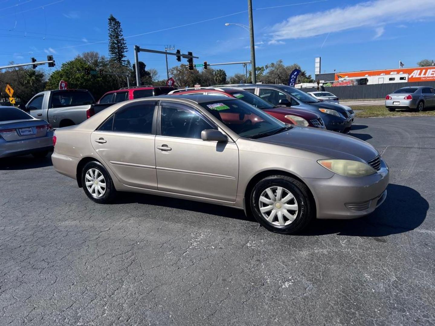 2005 TAN TOYOTA CAMRY LE (4T1BE32K55U) with an 2.4L engine, Automatic transmission, located at 2929 9th St. West, Bradenton, 34205, (941) 242-2810, 27.473591, -82.570679 - Photo#1