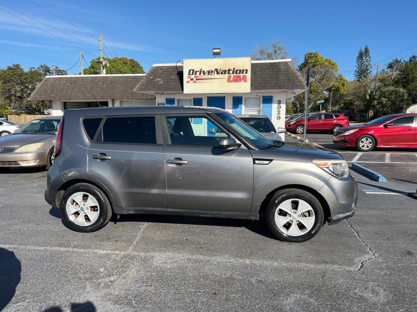 2016 GRAY KIA SOUL + (KNDJN2A21G7) with an 1.6L engine, Automatic transmission, located at 2929 9th St. West, Bradenton, 34205, (941) 242-2810, 27.473591, -82.570679 - Photo#6