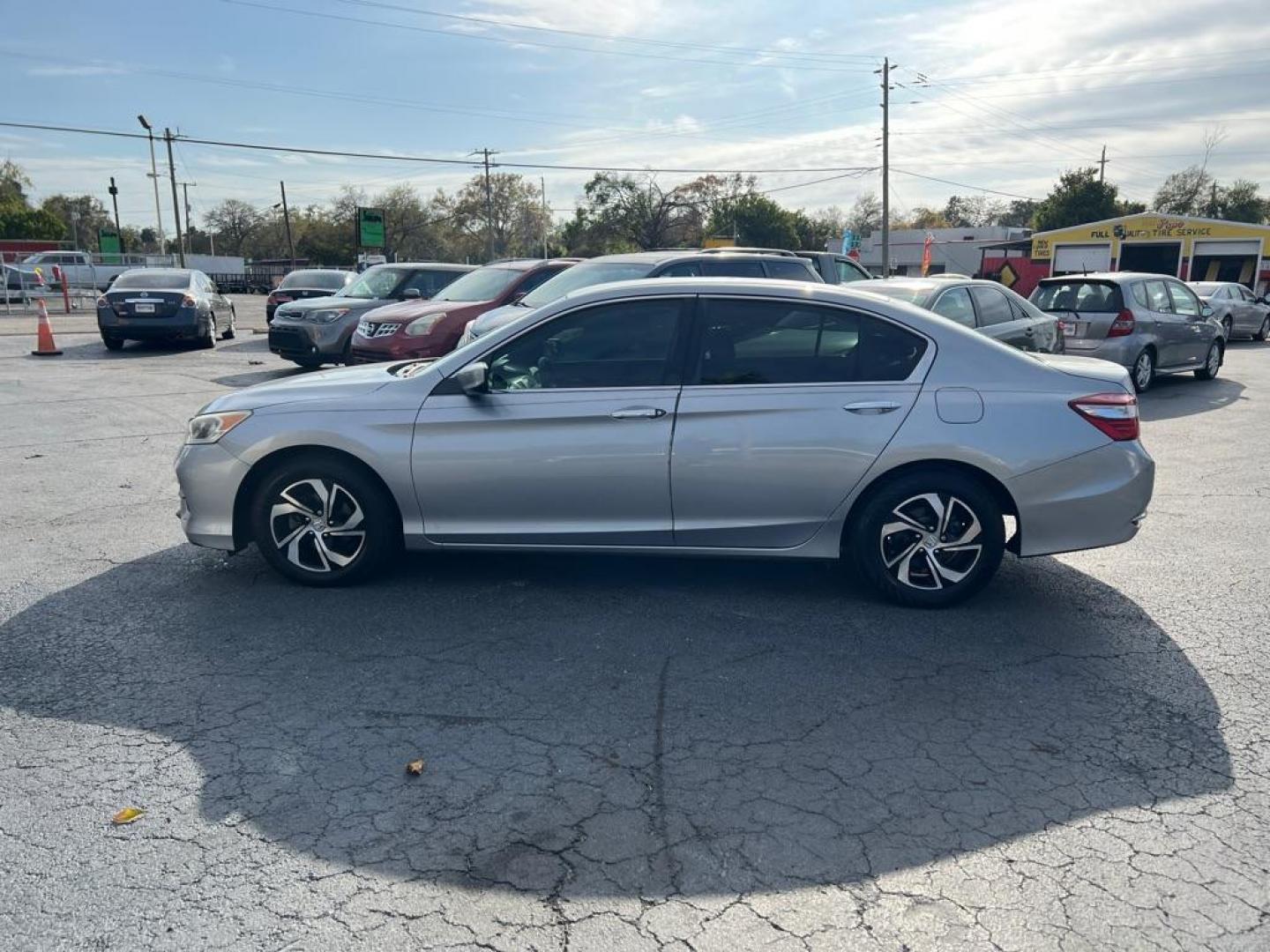 2016 SILVER HONDA ACCORD LX (1HGCR2F37GA) with an 2.4L engine, Continuously Variable transmission, located at 2929 9th St. West, Bradenton, 34205, (941) 242-2810, 27.473591, -82.570679 - Photo#4