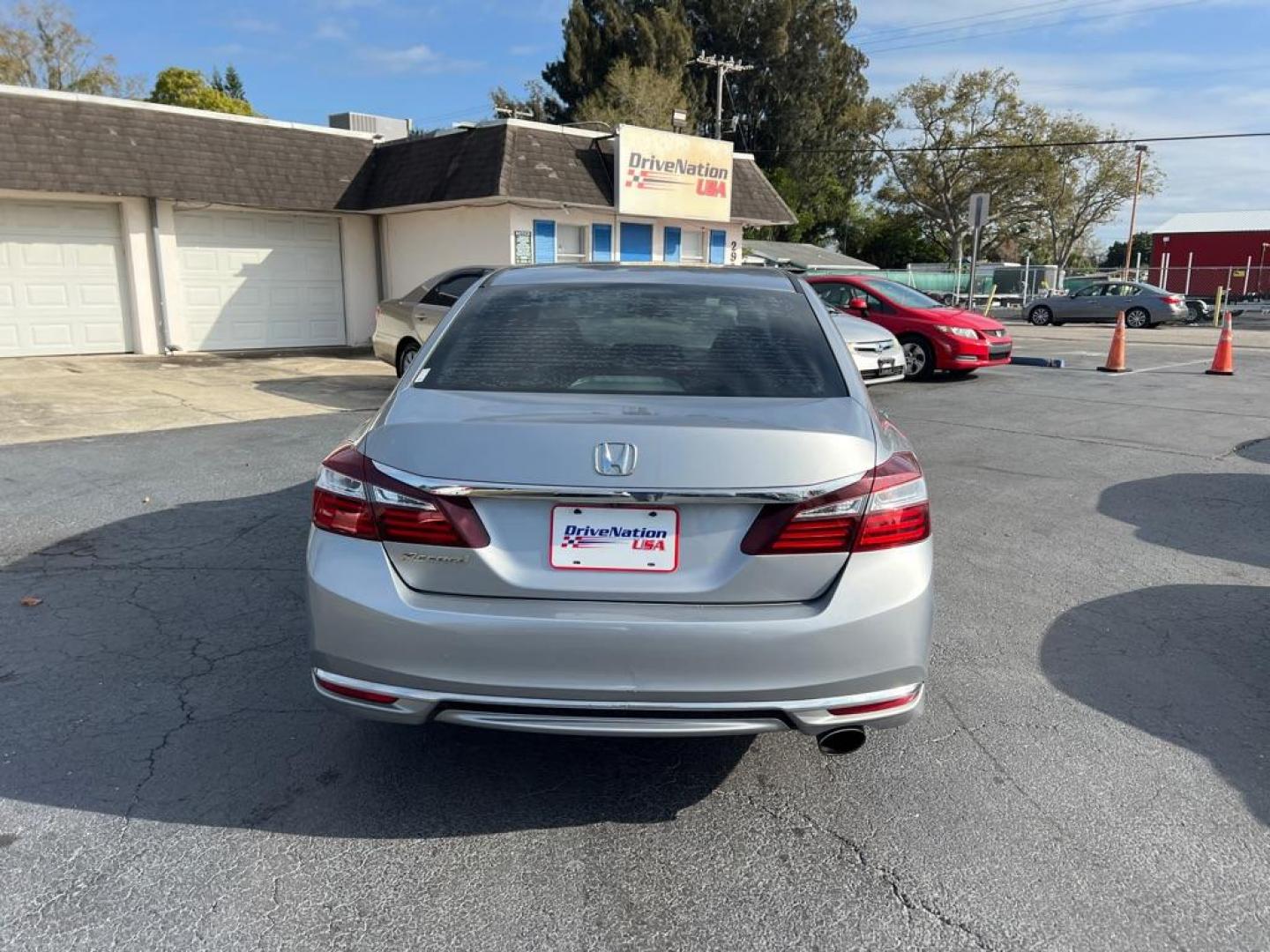 2016 SILVER HONDA ACCORD LX (1HGCR2F37GA) with an 2.4L engine, Continuously Variable transmission, located at 2929 9th St. West, Bradenton, 34205, (941) 242-2810, 27.473591, -82.570679 - Photo#6