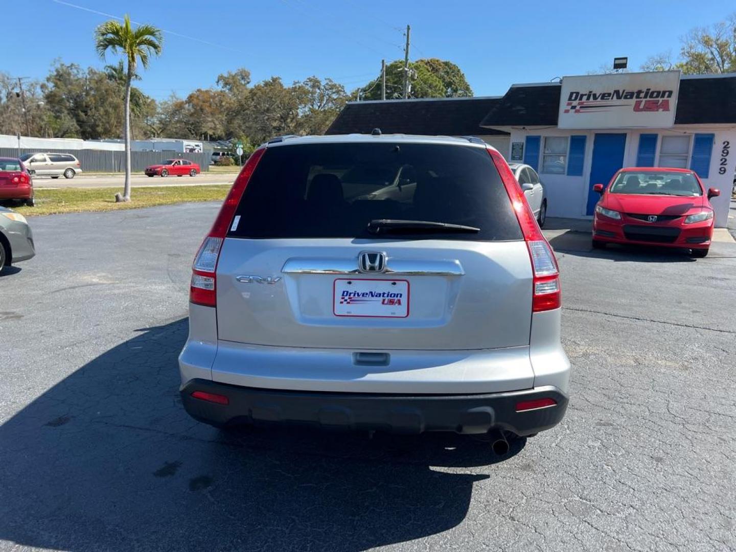 2009 SILVER HONDA CR-V EX (3CZRE38539G) with an 2.4L engine, Automatic transmission, located at 2929 9th St. West, Bradenton, 34205, (941) 242-2810, 27.473591, -82.570679 - Photo#6