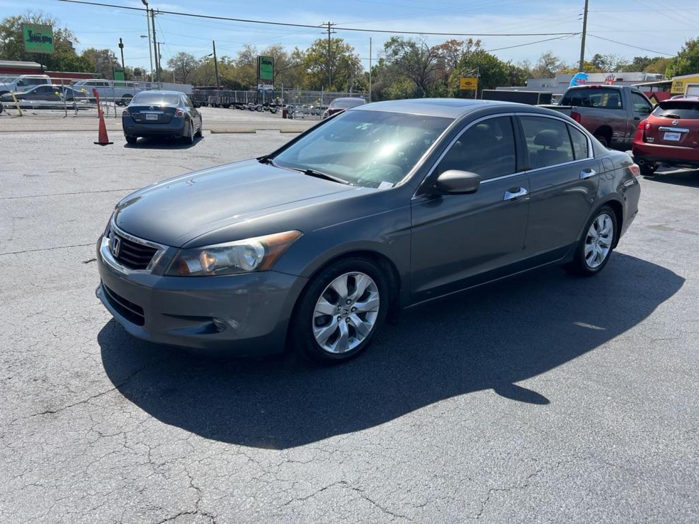 2010 GRAY HONDA ACCORD EXL (1HGCP3F8XAA) with an 3.5L engine, Automatic transmission, located at 2929 9th St. West, Bradenton, 34205, (941) 242-2810, 27.473591, -82.570679 - Photo#3