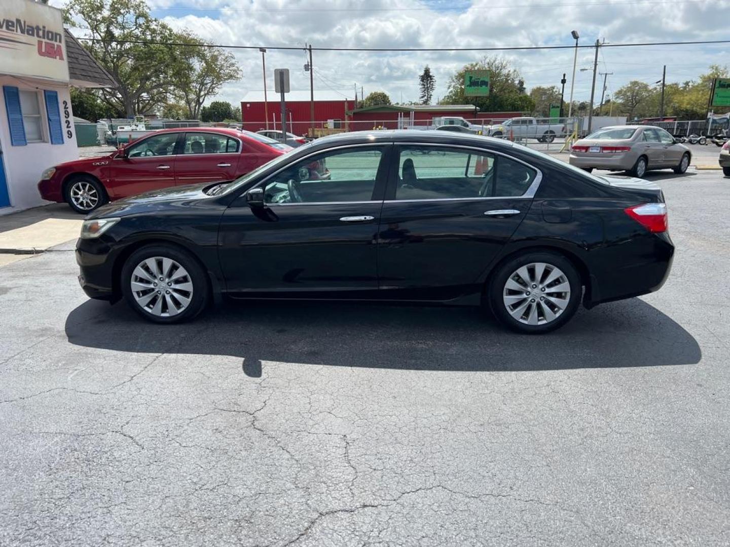 2013 BLACK HONDA ACCORD EX (1HGCR2F78DA) with an 2.4L engine, Continuously Variable transmission, located at 2929 9th St. West, Bradenton, 34205, (941) 242-2810, 27.473591, -82.570679 - Photo#4