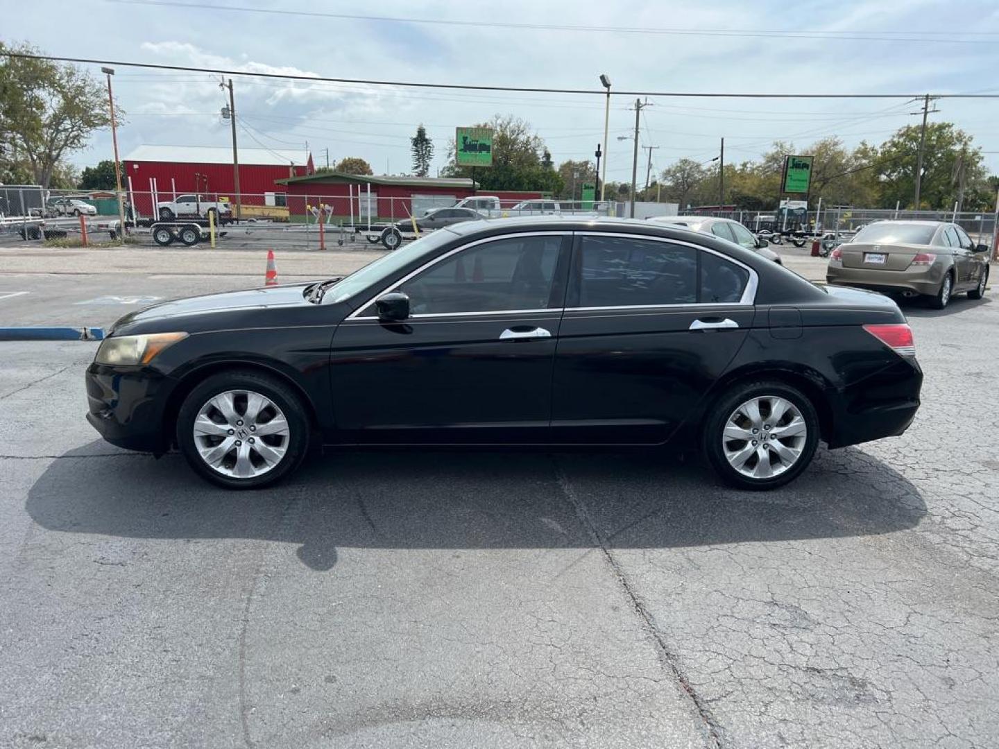 2010 BLACK HONDA ACCORD EXL (1HGCP3F88AA) with an 3.5L engine, Automatic transmission, located at 2929 9th St. West, Bradenton, 34205, (941) 242-2810, 27.473591, -82.570679 - Photo#4