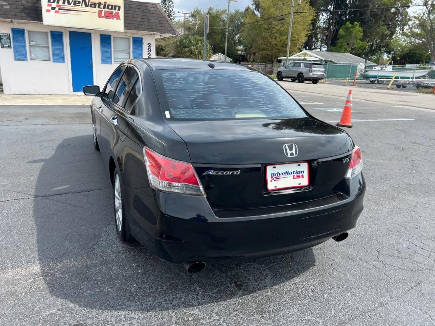 2010 BLACK HONDA ACCORD EXL (1HGCP3F88AA) with an 3.5L engine, Automatic transmission, located at 2929 9th St. West, Bradenton, 34205, (941) 242-2810, 27.473591, -82.570679 - Photo#5