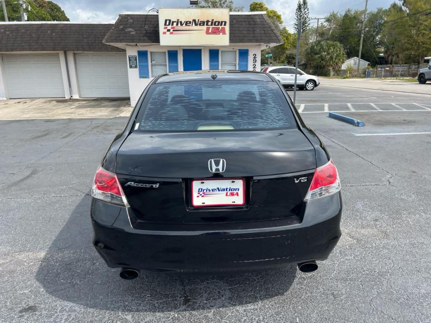 2010 BLACK HONDA ACCORD EXL (1HGCP3F88AA) with an 3.5L engine, Automatic transmission, located at 2929 9th St. West, Bradenton, 34205, (941) 242-2810, 27.473591, -82.570679 - Photo#6