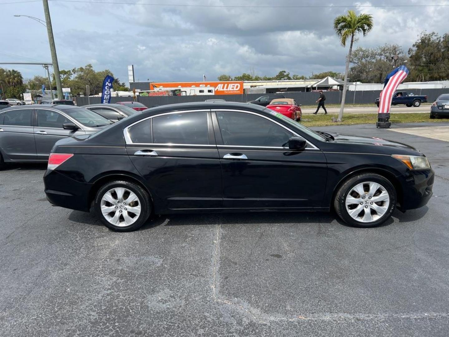 2010 BLACK HONDA ACCORD EXL (1HGCP3F88AA) with an 3.5L engine, Automatic transmission, located at 2929 9th St. West, Bradenton, 34205, (941) 242-2810, 27.473591, -82.570679 - Photo#8