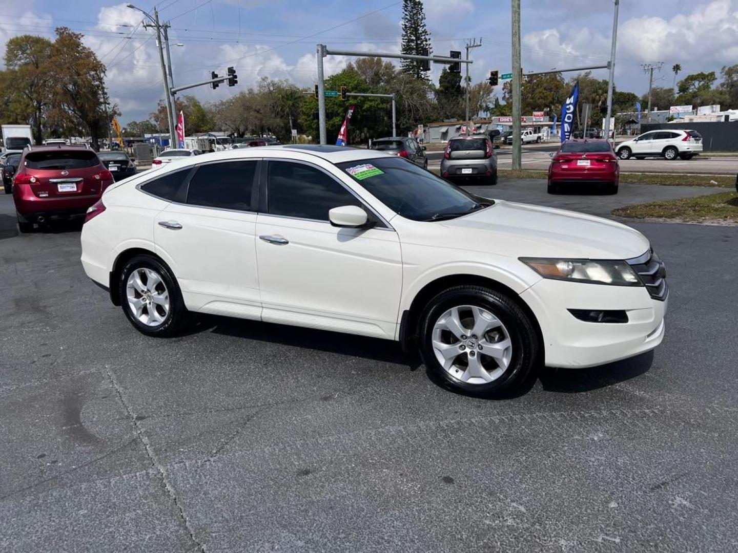 2012 WHITE HONDA CROSSTOUR EXL (5J6TF1H54CL) with an 3.5L engine, Automatic transmission, located at 2929 9th St. West, Bradenton, 34205, (941) 242-2810, 27.473591, -82.570679 - Photo#0