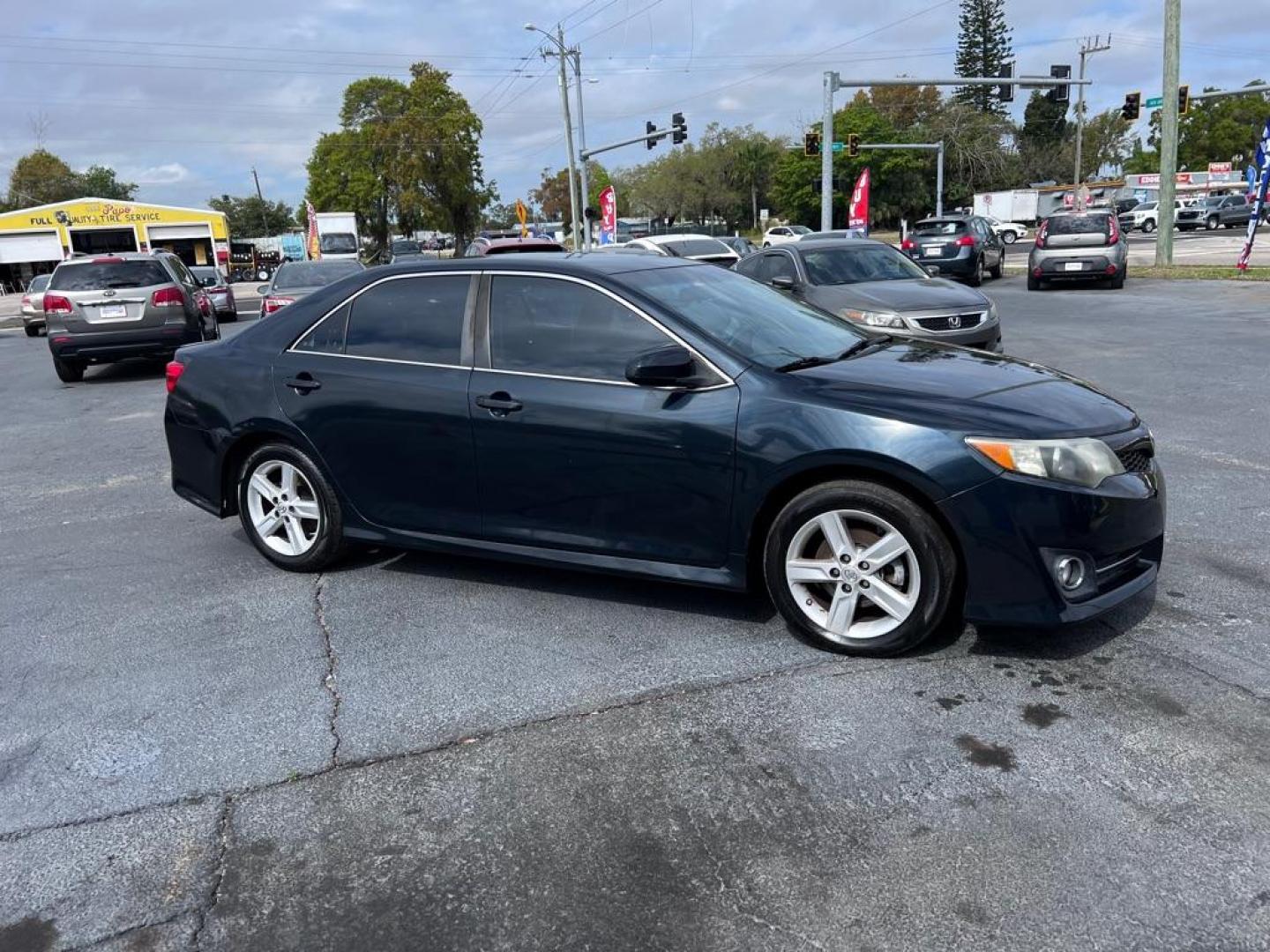 2014 BLUE TOYOTA CAMRY L (4T1BF1FK7EU) with an 2.5L engine, Automatic transmission, located at 2929 9th St. West, Bradenton, 34205, (941) 242-2810, 27.473591, -82.570679 - Photo#1