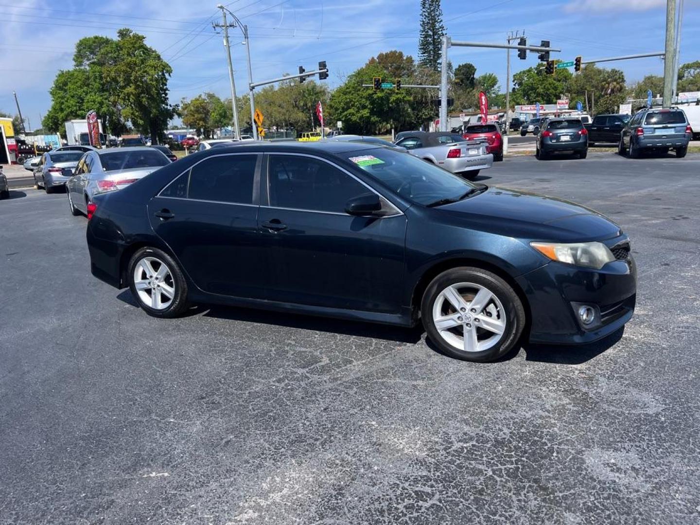 2014 BLUE TOYOTA CAMRY L (4T1BF1FK7EU) with an 2.5L engine, Automatic transmission, located at 2929 9th St. West, Bradenton, 34205, (941) 242-2810, 27.473591, -82.570679 - Photo#11