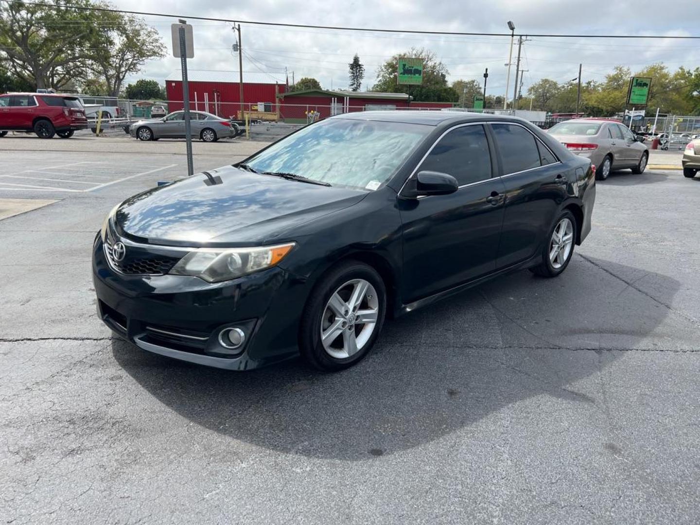 2014 BLUE TOYOTA CAMRY L (4T1BF1FK7EU) with an 2.5L engine, Automatic transmission, located at 2929 9th St. West, Bradenton, 34205, (941) 242-2810, 27.473591, -82.570679 - Photo#3