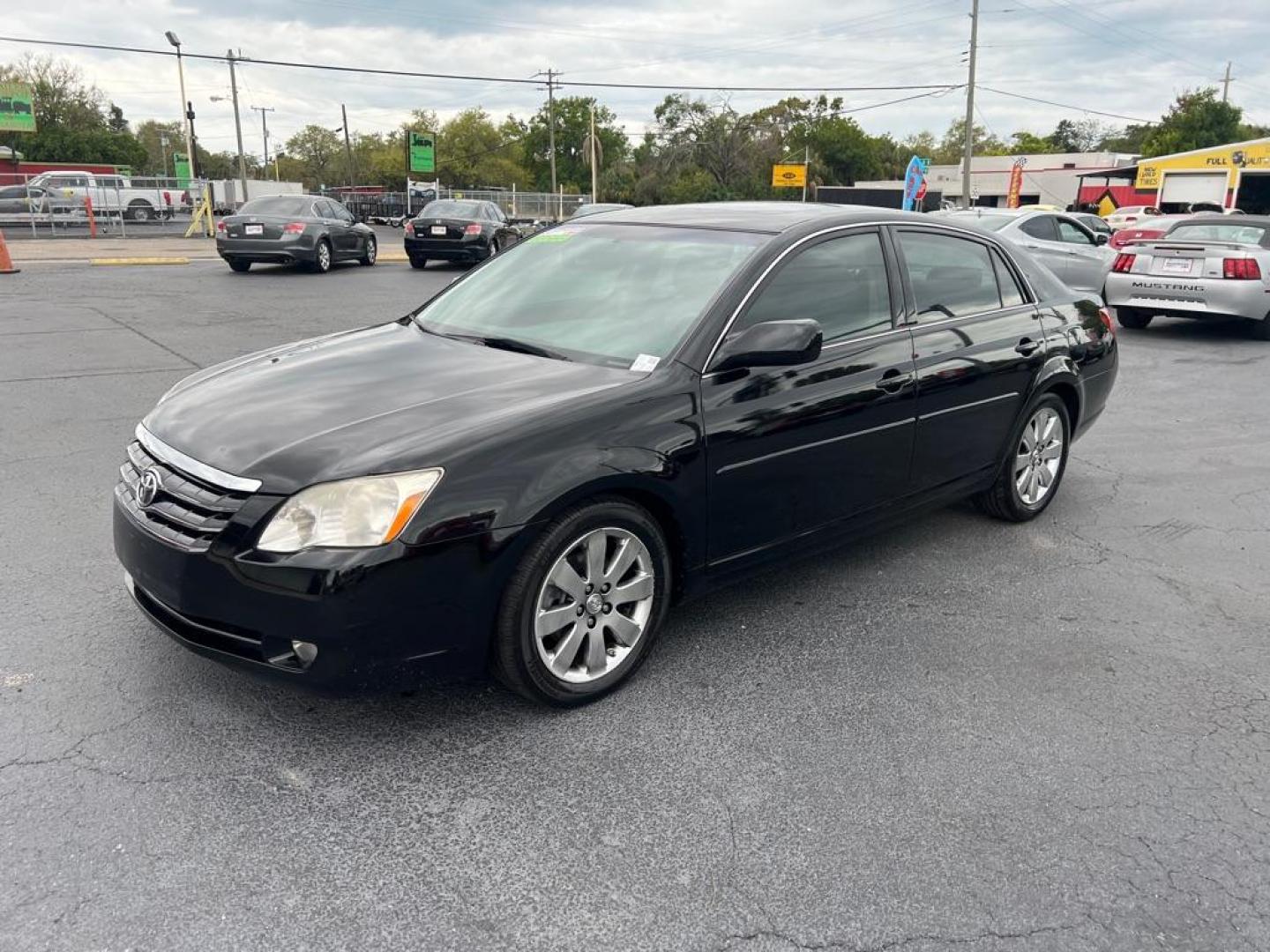 2007 BLACK TOYOTA AVALON LIMITED (4T1BK36B07U) with an 3.5L engine, Automatic transmission, located at 2929 9th St. West, Bradenton, 34205, (941) 242-2810, 27.473591, -82.570679 - Photo#3