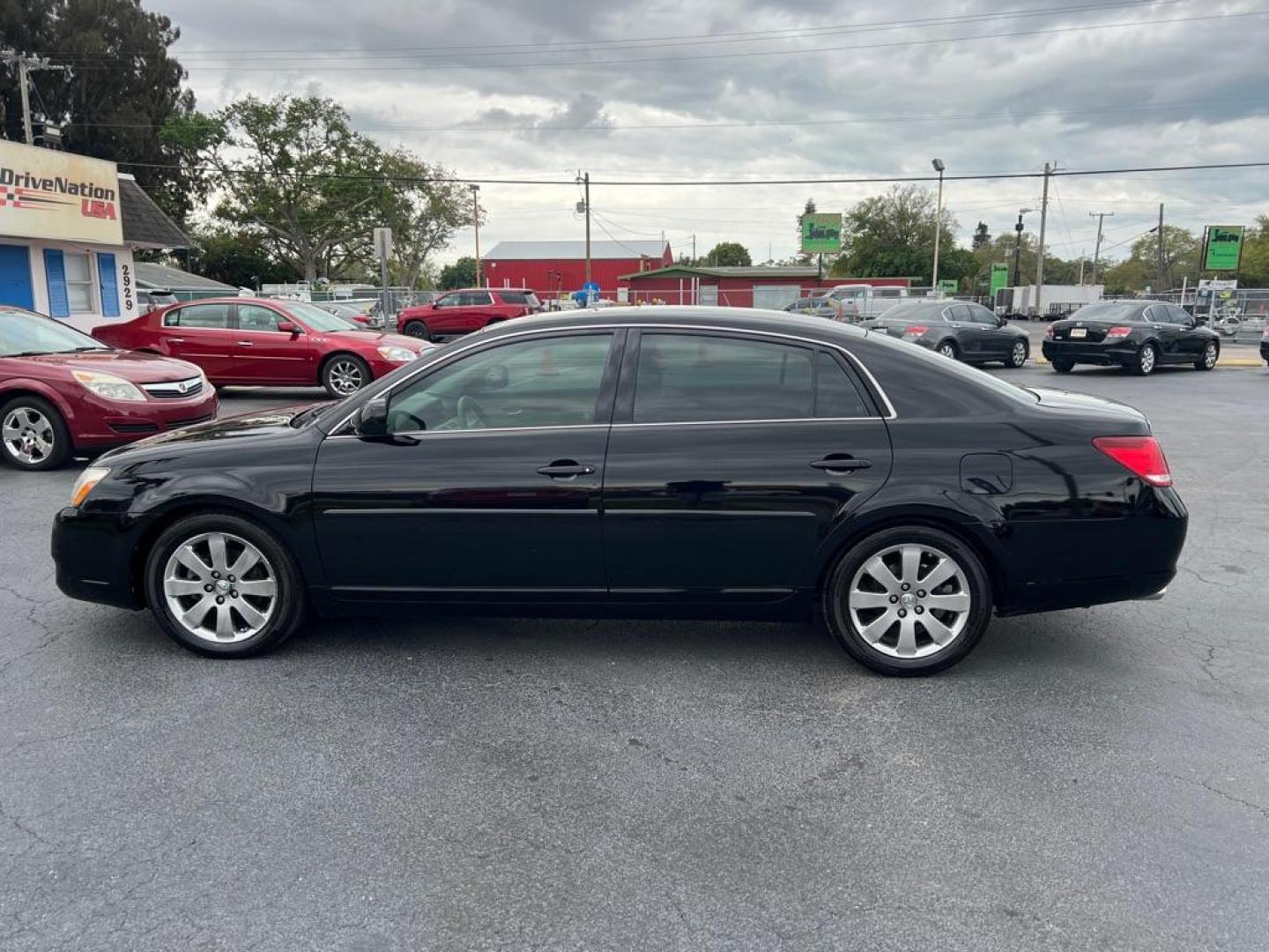 2007 BLACK TOYOTA AVALON LIMITED (4T1BK36B07U) with an 3.5L engine, Automatic transmission, located at 2929 9th St. West, Bradenton, 34205, (941) 242-2810, 27.473591, -82.570679 - Photo#4