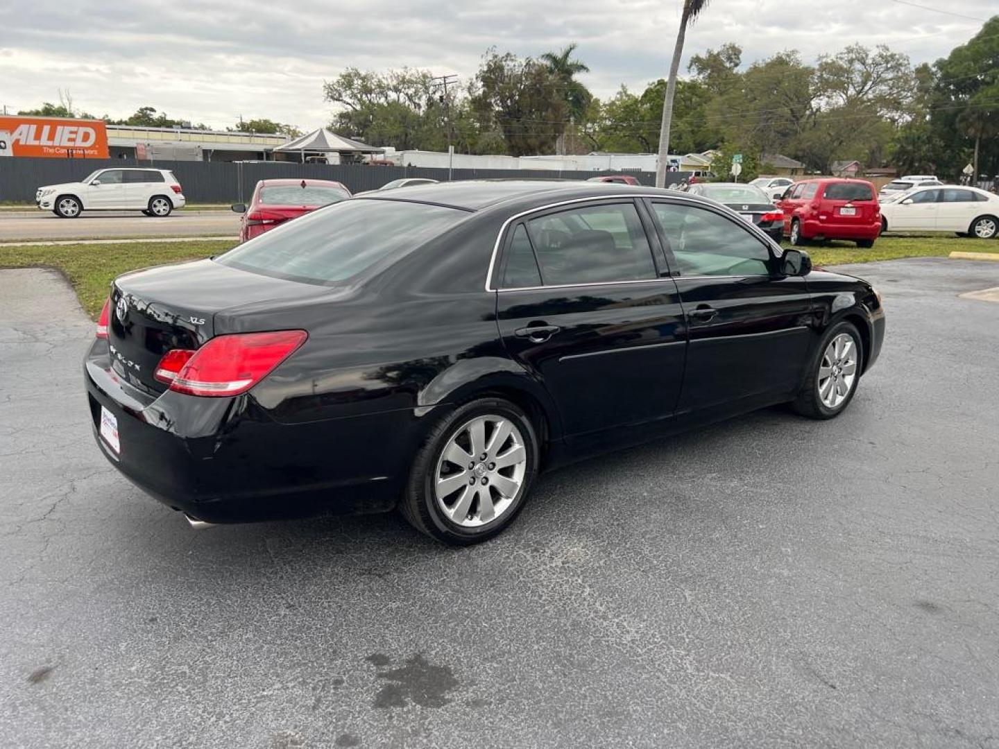 2007 BLACK TOYOTA AVALON LIMITED (4T1BK36B07U) with an 3.5L engine, Automatic transmission, located at 2929 9th St. West, Bradenton, 34205, (941) 242-2810, 27.473591, -82.570679 - Photo#7