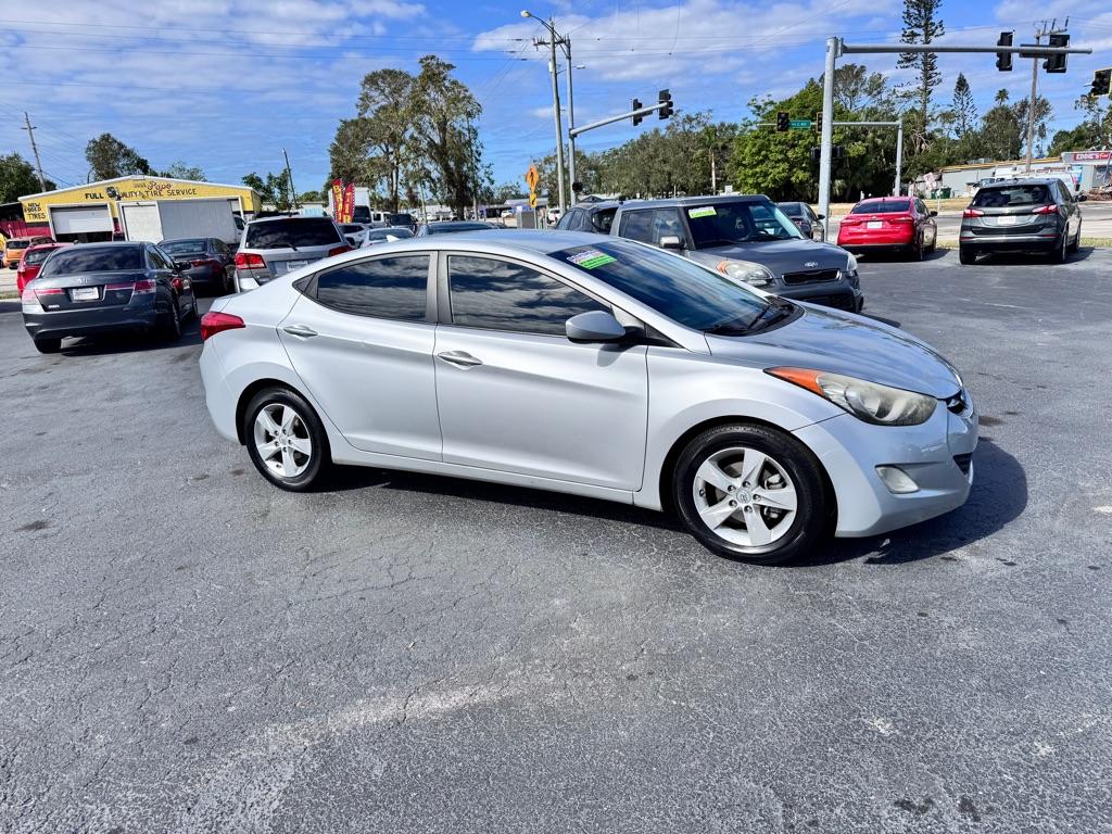 photo of 2013 HYUNDAI ELANTRA 4DR