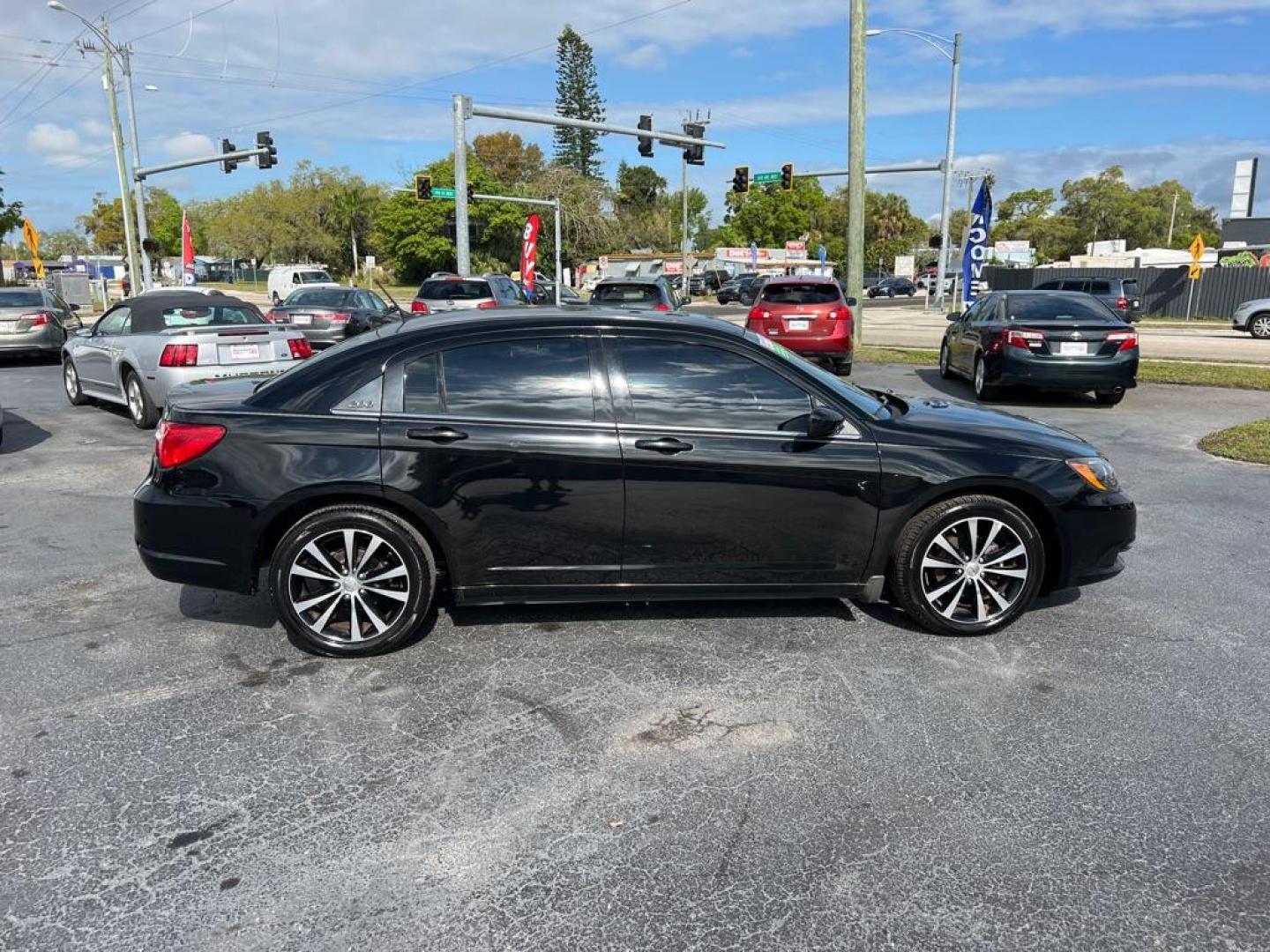 2013 BLACK CHRYSLER 200 TOURING (1C3CCBBB3DN) with an 2.4L engine, Automatic transmission, located at 2929 9th St. West, Bradenton, 34205, (941) 242-2810, 27.473591, -82.570679 - Photo#9