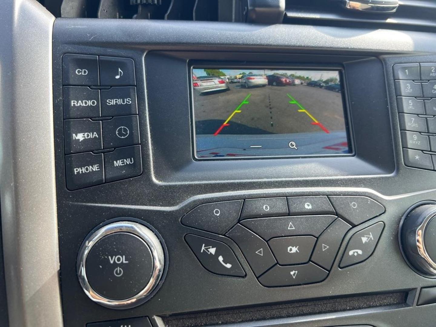 2018 WHITE FORD FUSION SE HYBRID (3FA6P0LU1JR) with an 2.0L engine, Continuously Variable transmission, located at 2929 9th St. West, Bradenton, 34205, (941) 242-2810, 27.473591, -82.570679 - Photo#15