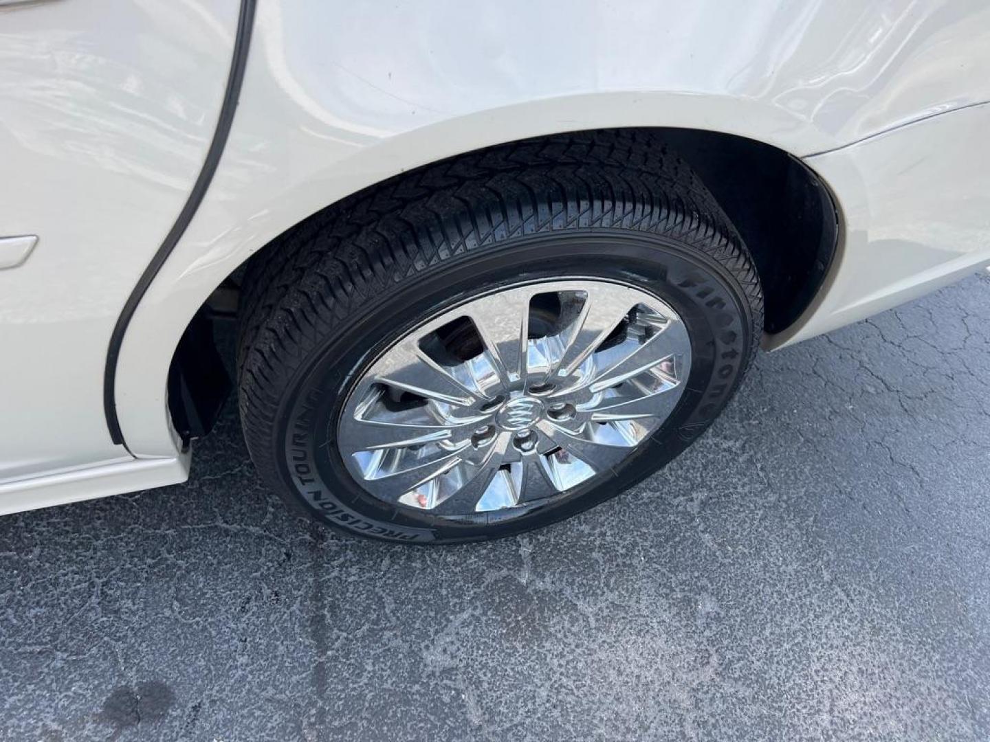 2010 WHITE BUICK LUCERNE CXL (1G4HD5EMXAU) with an 3.9L engine, Automatic transmission, located at 2929 9th St. West, Bradenton, 34205, (941) 242-2810, 27.473591, -82.570679 - Thanks for inquring into DriveNation USA! All vehicles listed can be viewed at www.drivenationusa.com for vehicle history reports and additonal info. We cannot quote any terms such as down payments or monthly payments without an application. You can apply directly at www.drivenationusa.com or by con - Photo#10