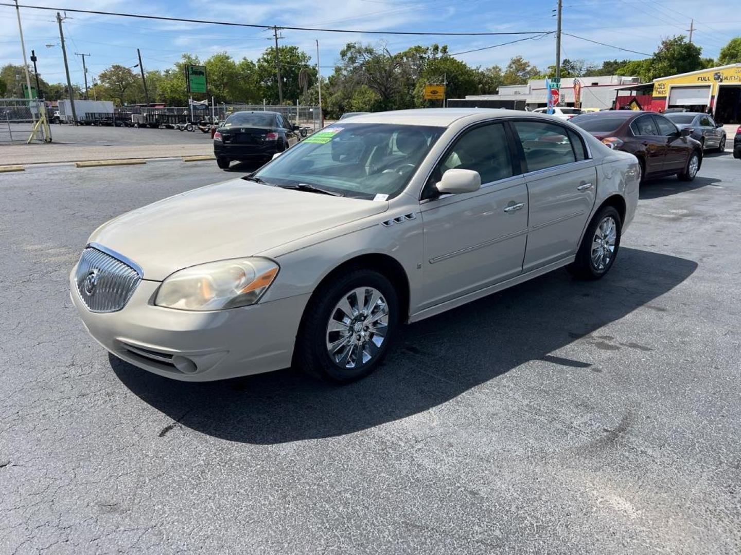 2010 WHITE BUICK LUCERNE CXL (1G4HD5EMXAU) with an 3.9L engine, Automatic transmission, located at 2929 9th St. West, Bradenton, 34205, (941) 242-2810, 27.473591, -82.570679 - Thanks for inquring into DriveNation USA! All vehicles listed can be viewed at www.drivenationusa.com for vehicle history reports and additonal info. We cannot quote any terms such as down payments or monthly payments without an application. You can apply directly at www.drivenationusa.com or by con - Photo#4