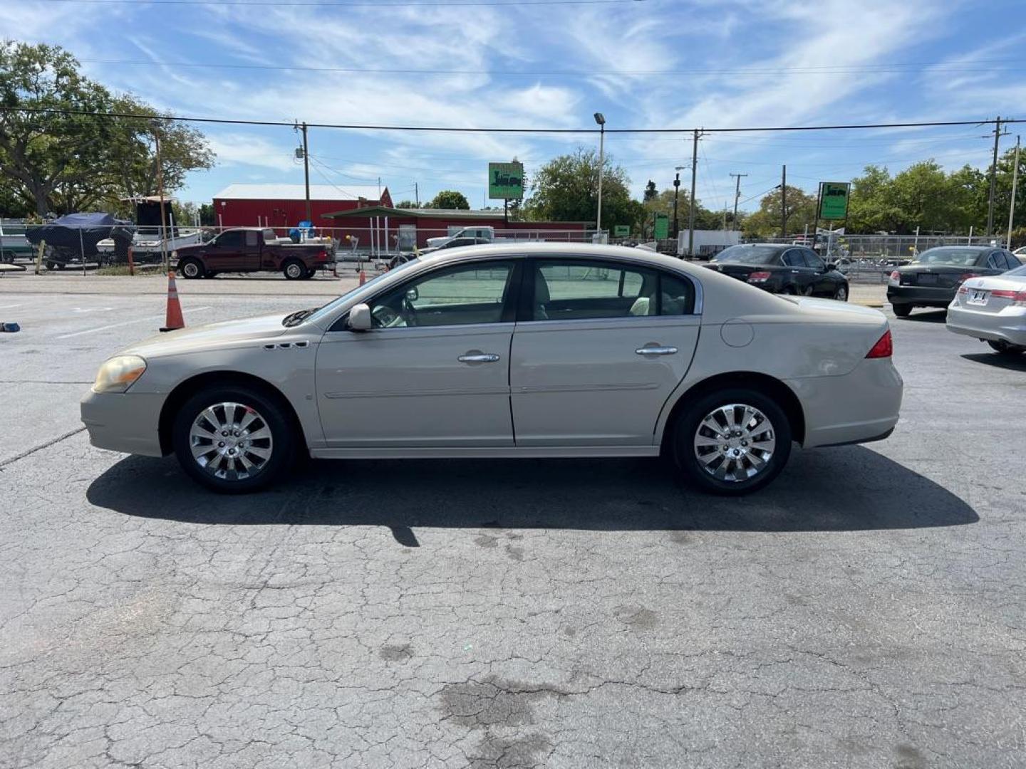 2010 WHITE BUICK LUCERNE CXL (1G4HD5EMXAU) with an 3.9L engine, Automatic transmission, located at 2929 9th St. West, Bradenton, 34205, (941) 242-2810, 27.473591, -82.570679 - Thanks for inquring into DriveNation USA! All vehicles listed can be viewed at www.drivenationusa.com for vehicle history reports and additonal info. We cannot quote any terms such as down payments or monthly payments without an application. You can apply directly at www.drivenationusa.com or by con - Photo#5