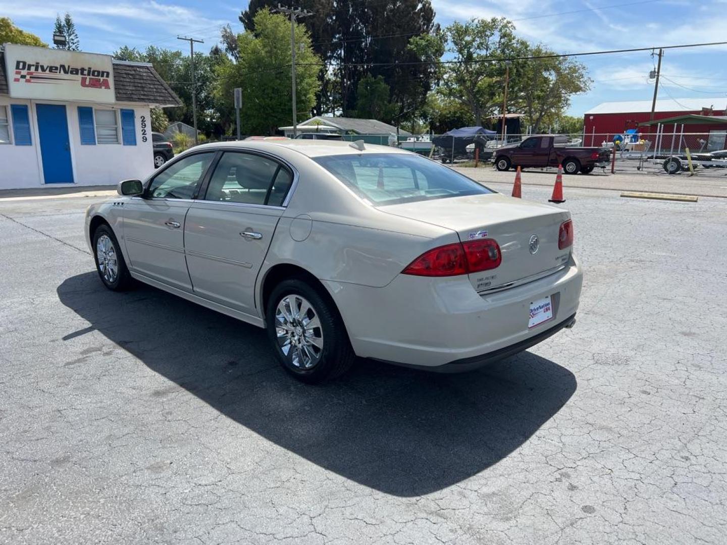 2010 WHITE BUICK LUCERNE CXL (1G4HD5EMXAU) with an 3.9L engine, Automatic transmission, located at 2929 9th St. West, Bradenton, 34205, (941) 242-2810, 27.473591, -82.570679 - Thanks for inquring into DriveNation USA! All vehicles listed can be viewed at www.drivenationusa.com for vehicle history reports and additonal info. We cannot quote any terms such as down payments or monthly payments without an application. You can apply directly at www.drivenationusa.com or by con - Photo#6