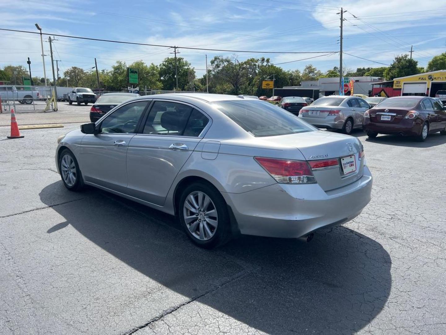 2011 SILVER HONDA ACCORD EXL (1HGCP3F81BA) with an 3.5L engine, Automatic transmission, located at 2929 9th St. West, Bradenton, 34205, (941) 242-2810, 27.473591, -82.570679 - Photo#5