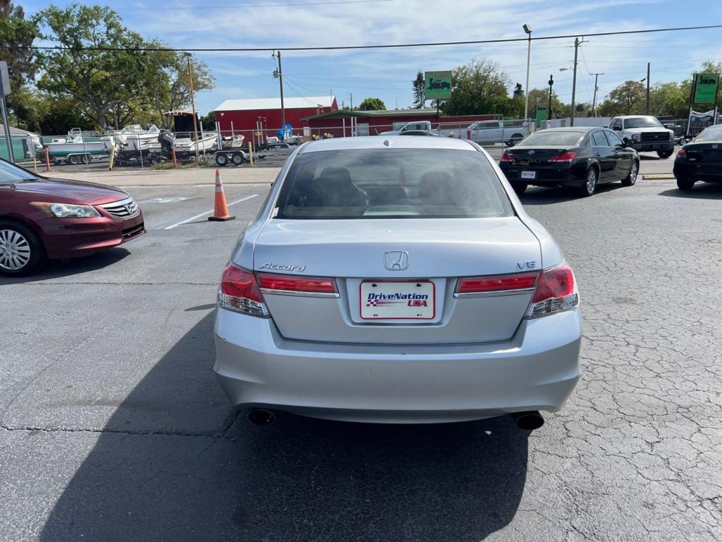 2011 SILVER HONDA ACCORD EXL (1HGCP3F81BA) with an 3.5L engine, Automatic transmission, located at 2929 9th St. West, Bradenton, 34205, (941) 242-2810, 27.473591, -82.570679 - Photo#6