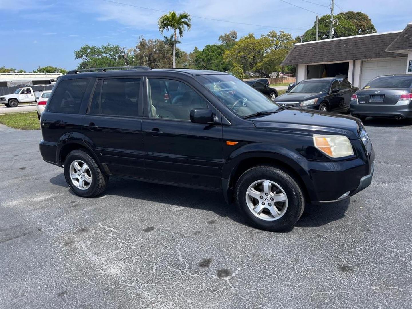 2006 BLACK HONDA PILOT EX (5FNYF286X6B) with an 3.5L engine, Automatic transmission, located at 2929 9th St. West, Bradenton, 34205, (941) 242-2810, 27.473591, -82.570679 - Photo#0