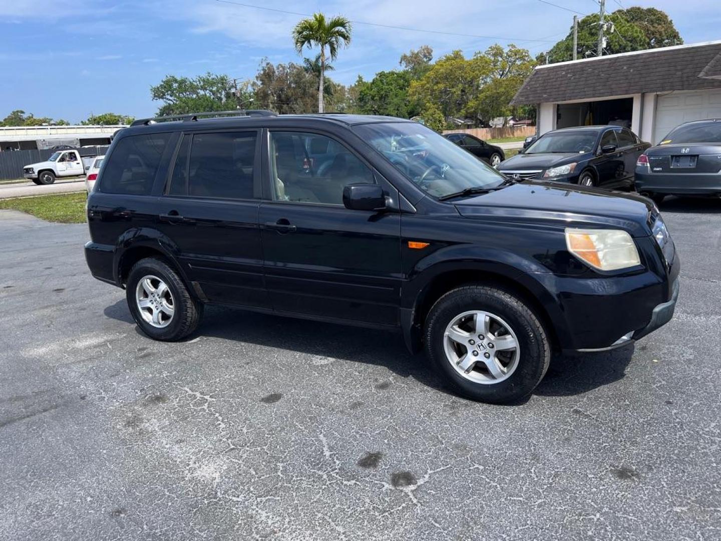 2006 BLACK HONDA PILOT EX (5FNYF286X6B) with an 3.5L engine, Automatic transmission, located at 2929 9th St. West, Bradenton, 34205, (941) 242-2810, 27.473591, -82.570679 - Photo#1