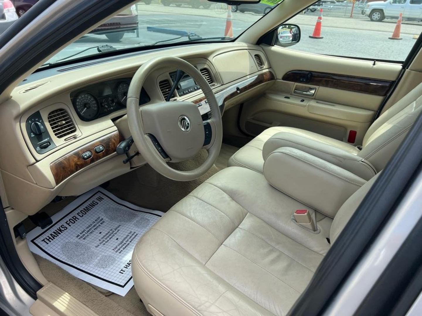 2007 BROWN MERCURY GRAND MARQUIS LS (2MEFM75V07X) with an 4.6L engine, Automatic transmission, located at 2929 9th St. West, Bradenton, 34205, (941) 242-2810, 27.473591, -82.570679 - Photo#10