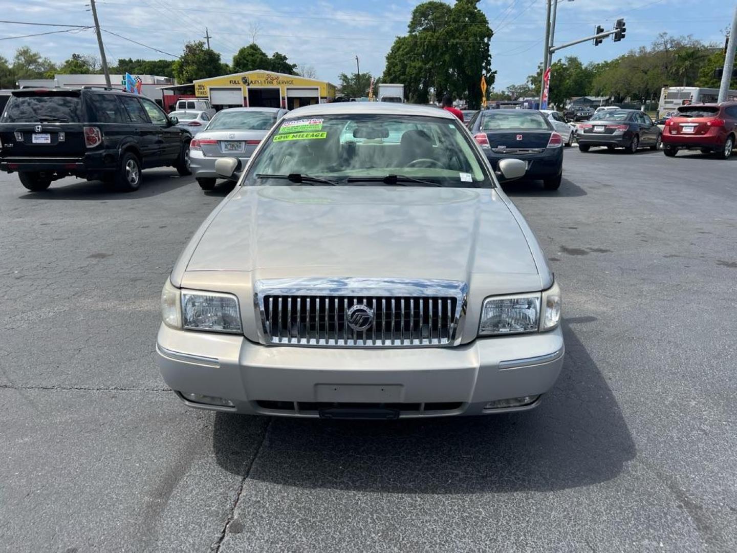 2007 BROWN MERCURY GRAND MARQUIS LS (2MEFM75V07X) with an 4.6L engine, Automatic transmission, located at 2929 9th St. West, Bradenton, 34205, (941) 242-2810, 27.473591, -82.570679 - Photo#1