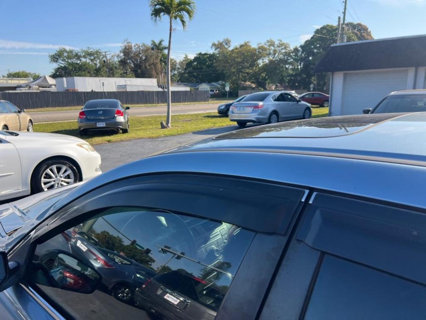 2011 BLUE HONDA ACCORD EXL (1HGCP3F85BA) with an 3.5L engine, Automatic transmission, located at 2929 9th St. West, Bradenton, 34205, (941) 242-2810, 27.473591, -82.570679 - Photo#9