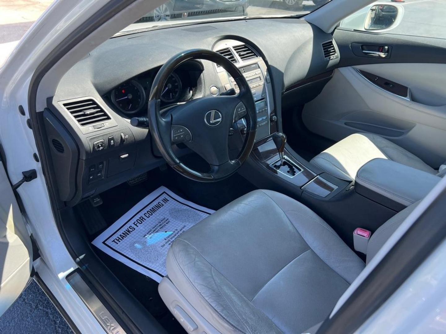 2011 WHITE LEXUS ES 350 (JTHBK1EG4B2) with an 3.5L engine, Automatic transmission, located at 2929 9th St. West, Bradenton, 34205, (941) 242-2810, 27.473591, -82.570679 - Photo#11