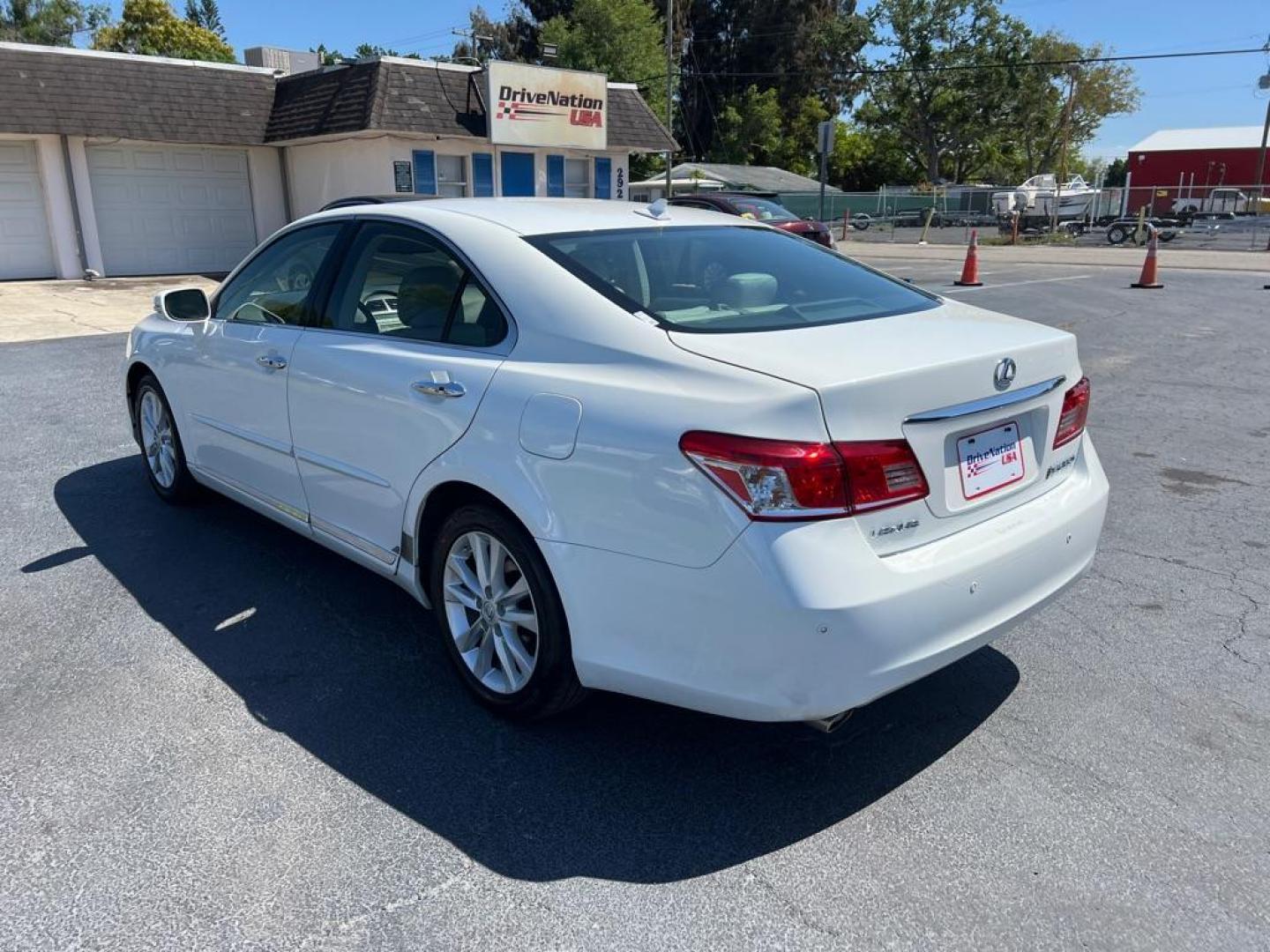 2011 WHITE LEXUS ES 350 (JTHBK1EG4B2) with an 3.5L engine, Automatic transmission, located at 2929 9th St. West, Bradenton, 34205, (941) 242-2810, 27.473591, -82.570679 - Photo#5