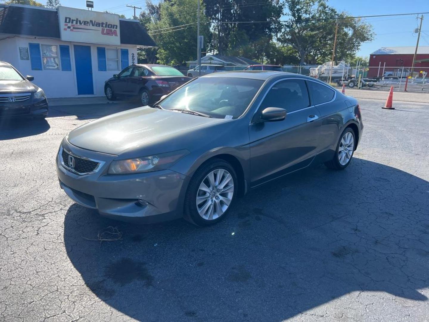 2010 GRAY HONDA ACCORD EXL (1HGCS2B84AA) with an 3.5L engine, Automatic transmission, located at 2929 9th St. West, Bradenton, 34205, (941) 242-2810, 27.473591, -82.570679 - Photo#3