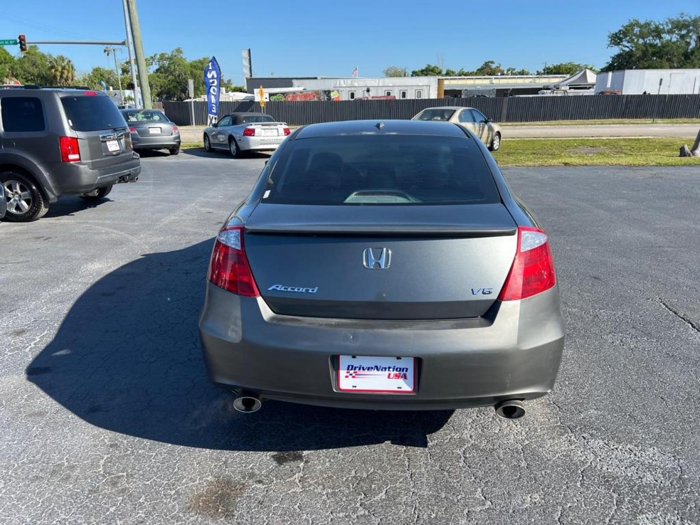 2010 GRAY HONDA ACCORD EXL (1HGCS2B84AA) with an 3.5L engine, Automatic transmission, located at 2929 9th St. West, Bradenton, 34205, (941) 242-2810, 27.473591, -82.570679 - Photo#5