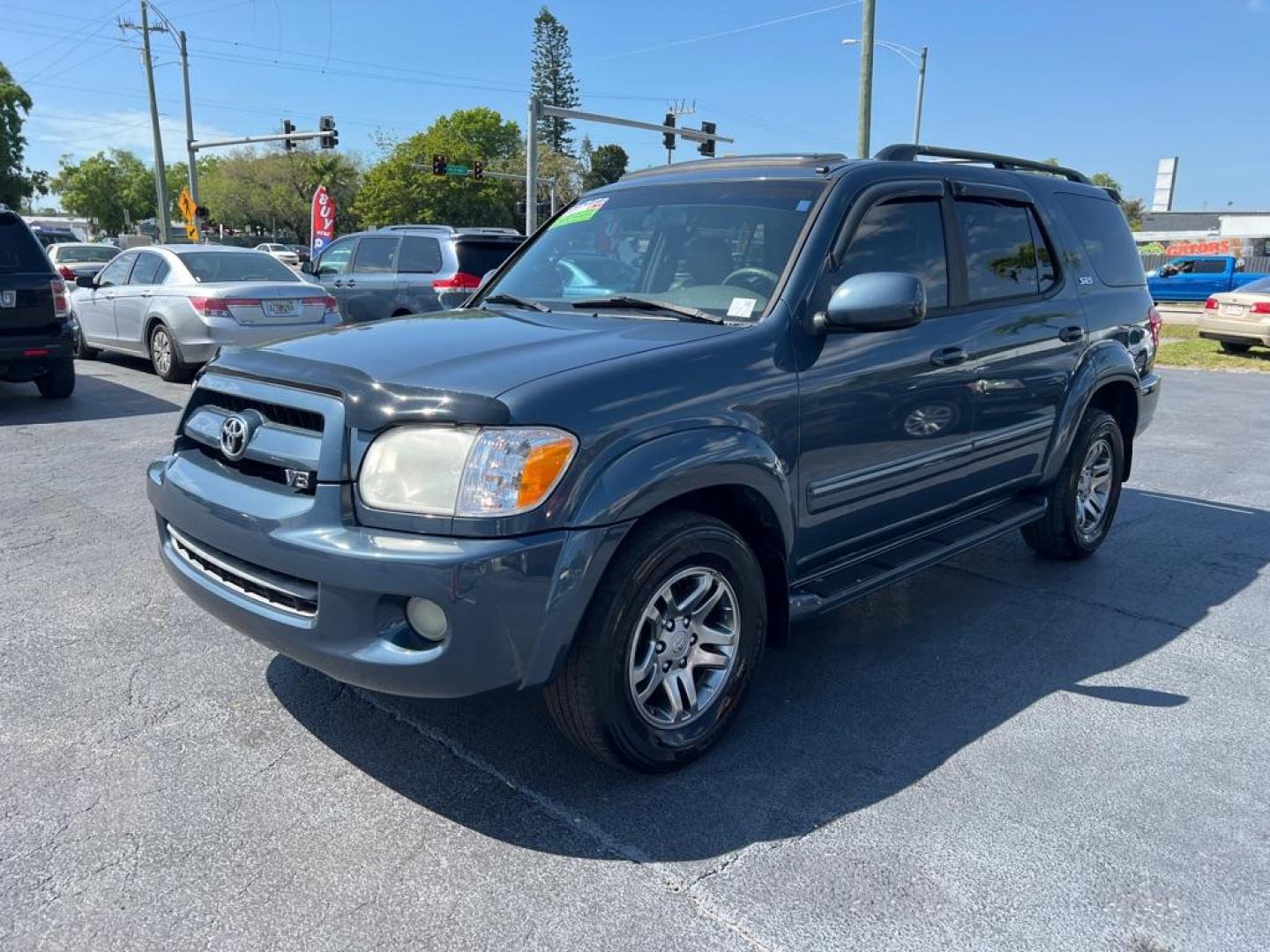 2007 GRAY TOYOTA SEQUOIA SR5 (5TDZT34AX7S) with an 4.7L engine, Automatic transmission, located at 2929 9th St. West, Bradenton, 34205, (941) 242-2810, 27.473591, -82.570679 - Photo#3