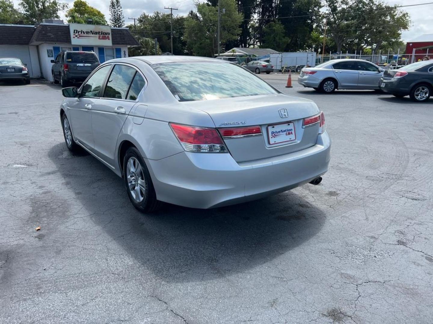 2011 SILVER HONDA ACCORD LXP (1HGCP2F49BA) with an 2.4L engine, Automatic transmission, located at 2929 9th St. West, Bradenton, 34205, (941) 242-2810, 27.473591, -82.570679 - Photo#5