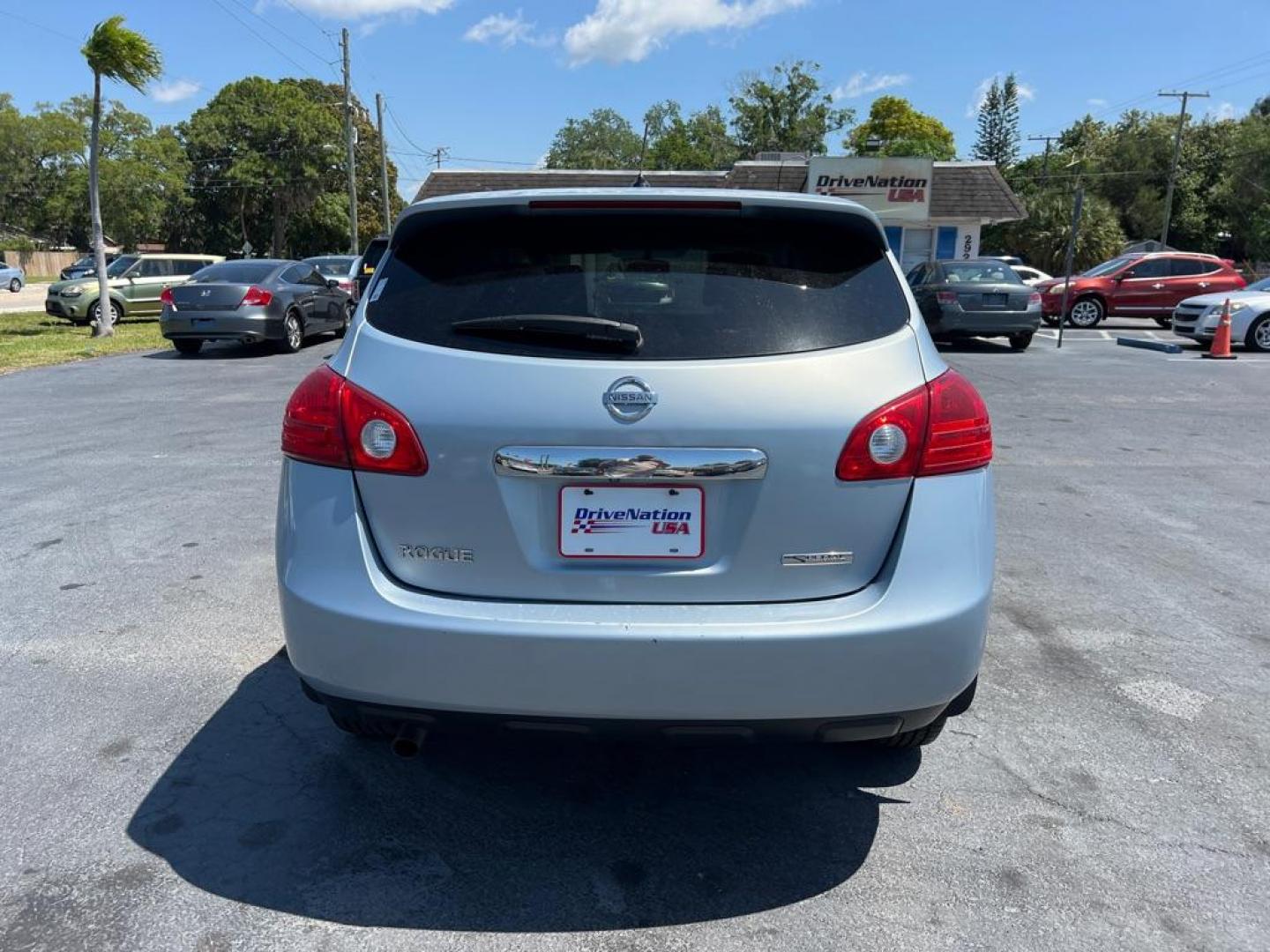 2013 SILVER NISSAN ROGUE S (JN8AS5MT6DW) with an 2.5L engine, Continuously Variable transmission, located at 2929 9th St. West, Bradenton, 34205, (941) 242-2810, 27.473591, -82.570679 - Photo#6