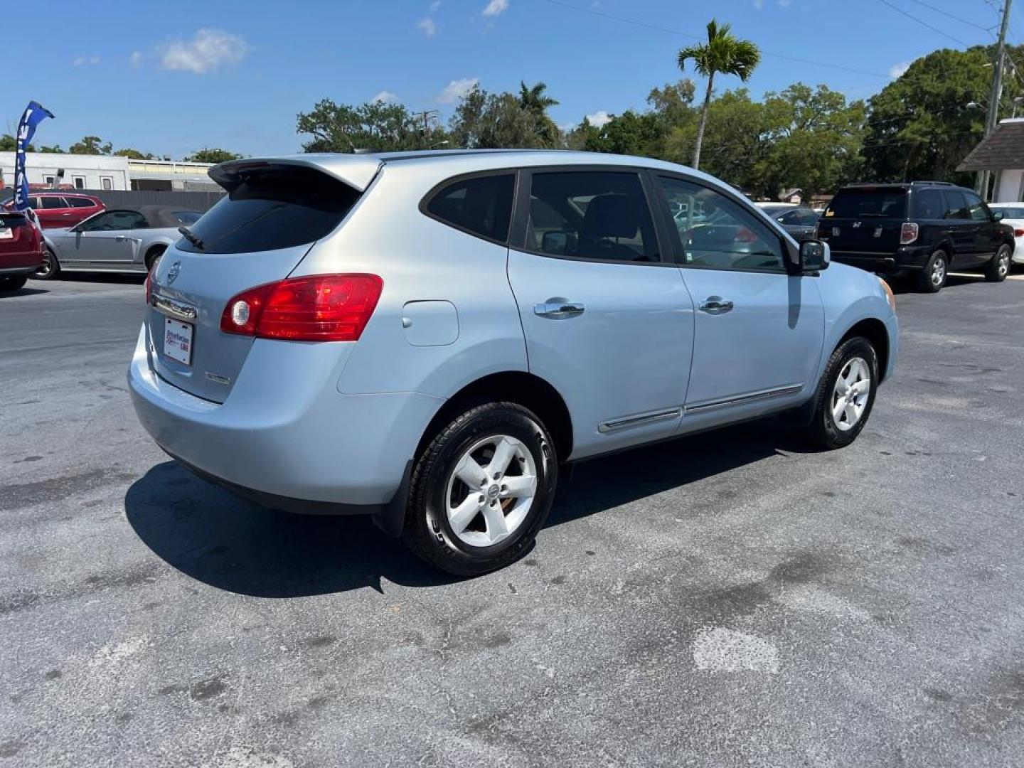 2013 SILVER NISSAN ROGUE S (JN8AS5MT6DW) with an 2.5L engine, Continuously Variable transmission, located at 2929 9th St. West, Bradenton, 34205, (941) 242-2810, 27.473591, -82.570679 - Photo#7